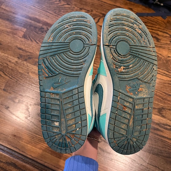 Jordan Womens AIR JORDAN 1 MID SE Green | Womens 7 - Picture 3 of 14